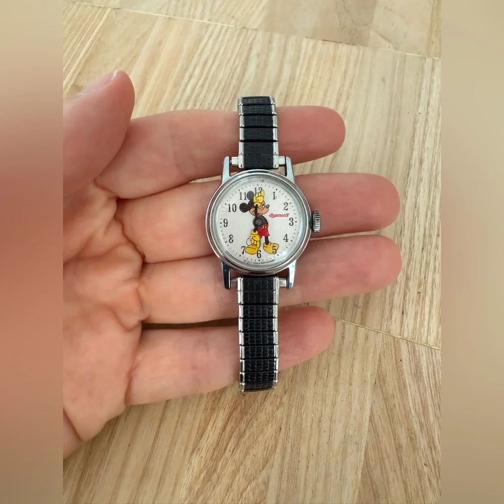 Vintage Ingersoll Disney ladies Mickey Mouse winding mechanical watch